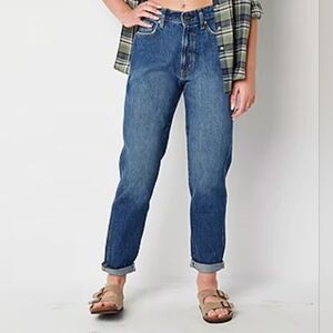 Arizona Womens Highest Rise Mom Jean 13 Short New